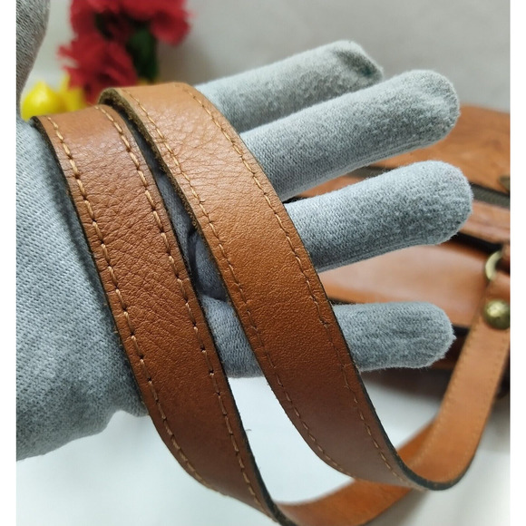 Patricia Nash Poppy Tote Florence Brown Tan Tooled Leather Zipper Tote Bag - Picture 4 of 16